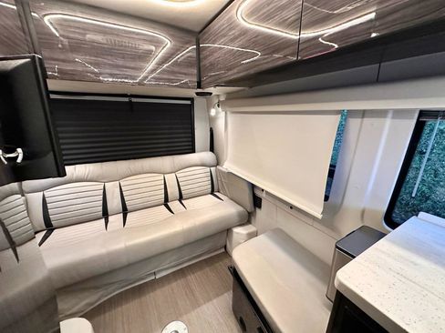 Used 2020 Mercedes-Benz Sprinter 3500 image 46