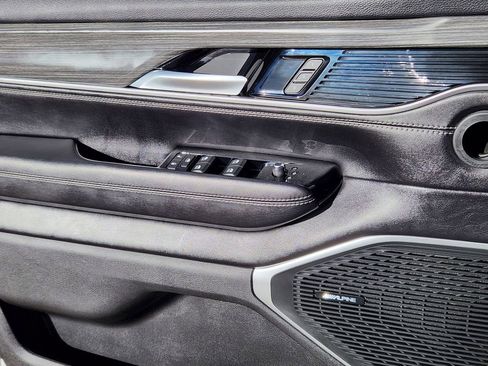 Used 2023 Jeep Wagoneer Series II image 6