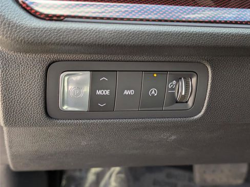 Used 2025 Chevrolet Traverse Z71 w/ Driver Confidence Package image 24