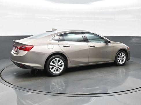 Used 2023 Chevrolet Malibu LT w/ Driver Confidence Package FWD image 6