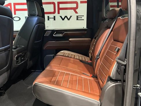 Used 2025 GMC Sierra 2500 Denali Ultimate AWD/4WD image 28