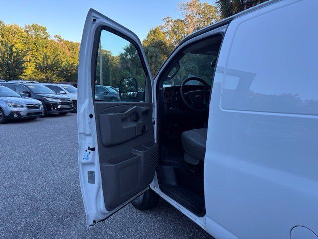 Used 2019 Chevrolet Express 2500 RWD image 9