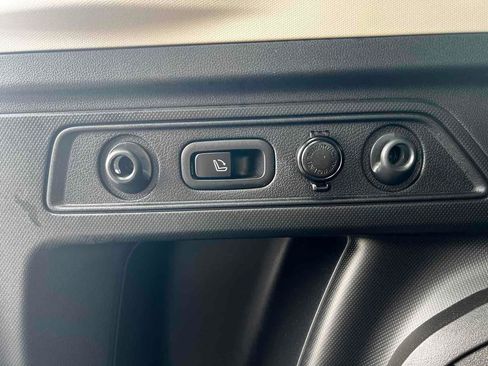 Used 2022 Subaru Forester Limited image 35