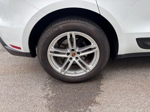 Certified 2023 Porsche Macan AWD/4WD image 39