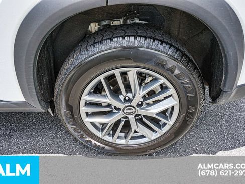 Used 2024 Nissan Rogue S FWD image 16