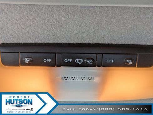 Used 2024 Nissan Kicks SR image 23