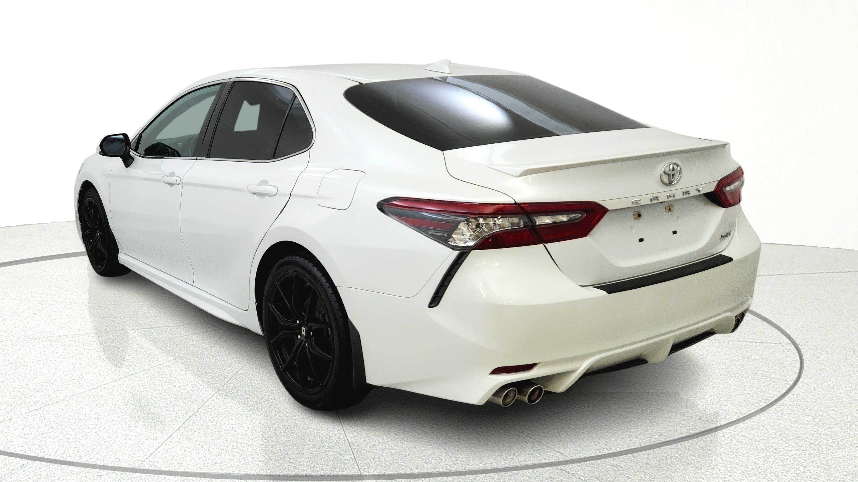 Used 2021 Toyota Camry XSE FWD image 5