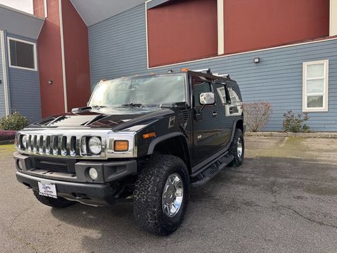 Used 2004 HUMMER H2 w/ Preferred Equipment Group image 4