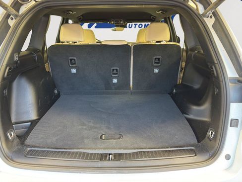 Used 2023 Jeep Grand Cherokee Limited AWD/4WD image 9