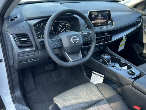 Certified 2026 Nissan Rogue SV image 13