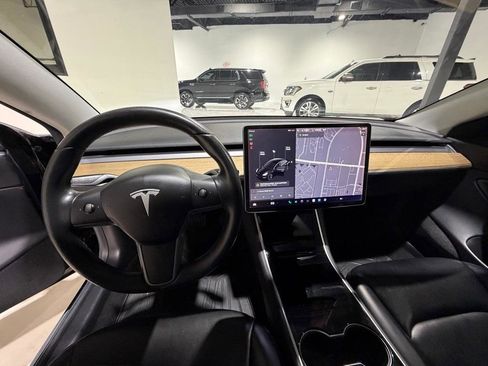 Used 2019 Tesla Model 3 Standard Range image 34