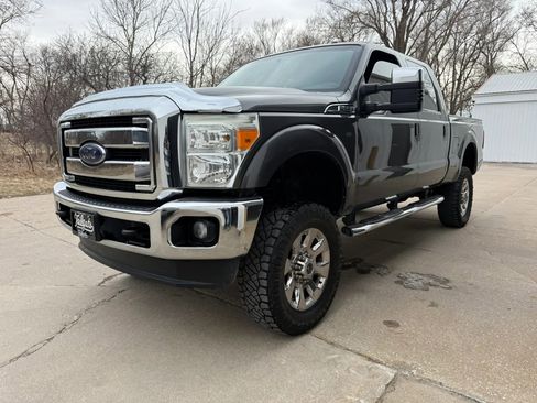 Used 2016 Ford F250 Lariat w/ Lariat Interior Package AWD/4WD image 4
