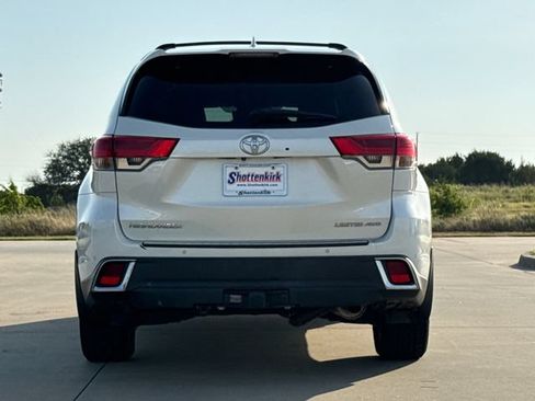 Used 2018 Toyota Highlander Limited Platinum AWD/4WD image 6