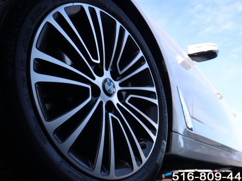 Used 2018 BMW 540i xDrive w/ Premium Package image 10