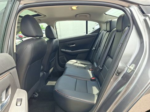 Used 2023 Nissan Sentra SR w/ SR Premium Package FWD image 10