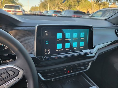 New 2026 Volkswagen Atlas Cross Sport SEL image 9