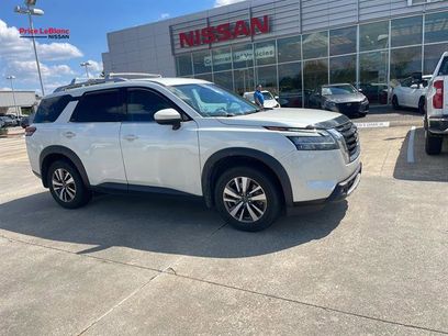 Used 2023 Nissan Pathfinder SL
