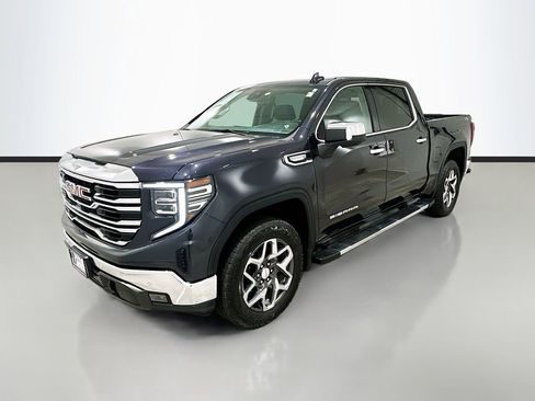 Used 2025 GMC Sierra 1500 SLT AWD/4WD image 3