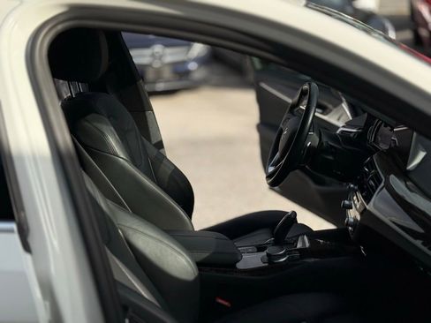 Used 2019 BMW 530e image 14