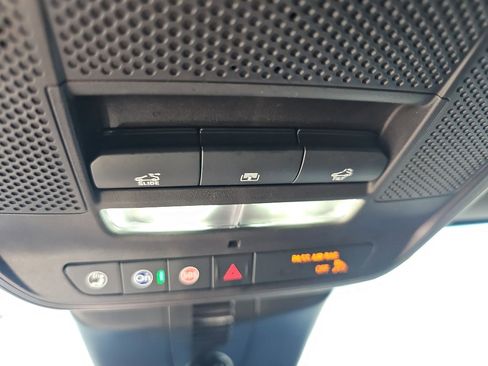 Used 2025 Chevrolet Traverse Z71 w/ Driver Confidence Package image 19