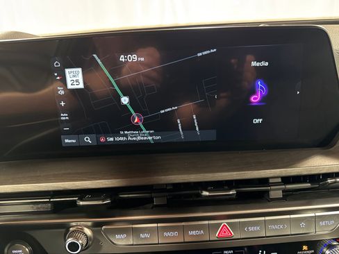 Used 2025 Kia Telluride AWD image 20