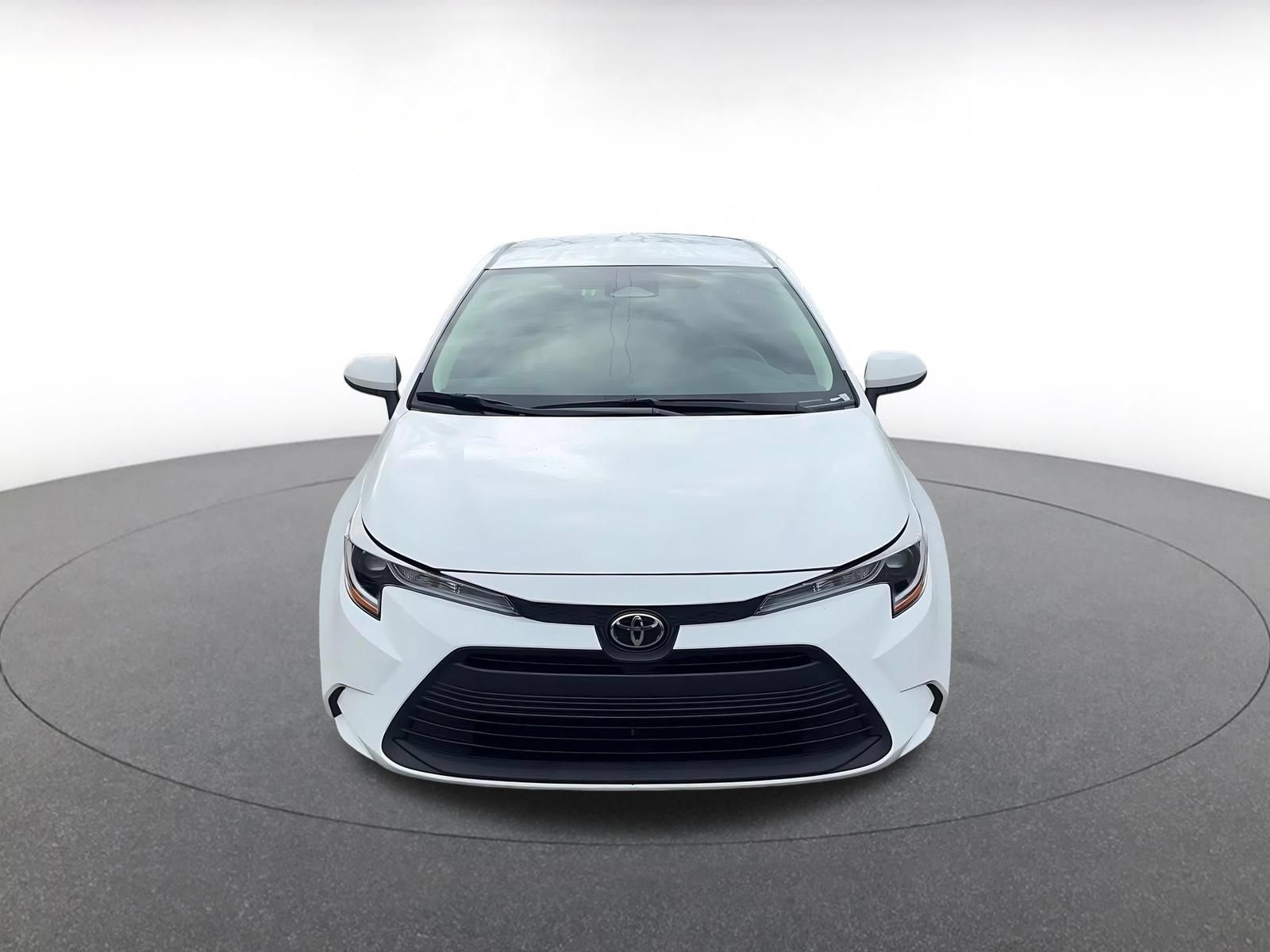 Used 2025 Toyota Corolla LE FWD image 3
