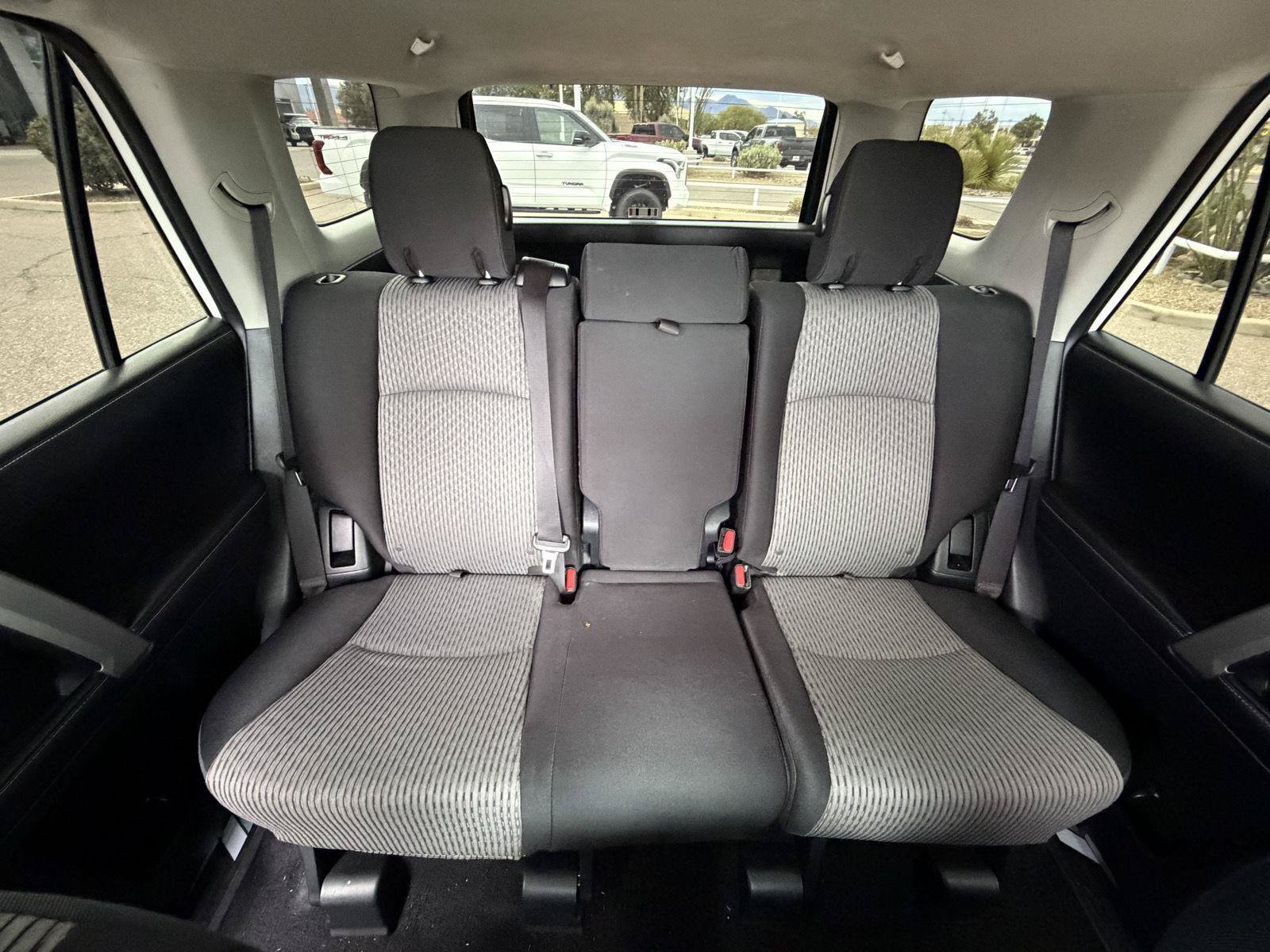 Used 2017 Toyota 4Runner SR5 AWD/4WD image 28