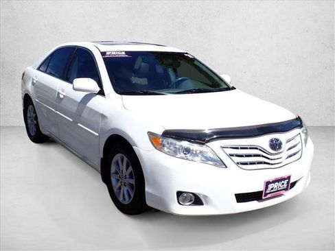 Used 2011 Toyota Camry XLE FWD image 6