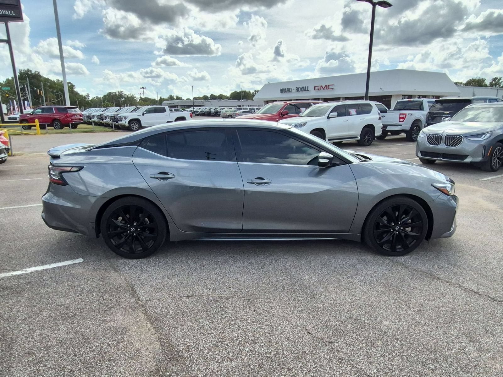 Used 2023 Nissan Maxima SR w/ Sport Mat Group FWD image 7