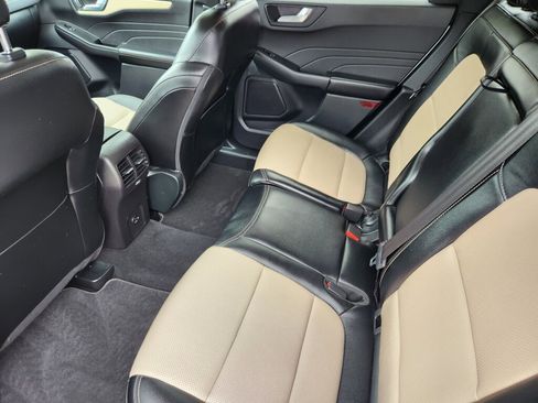 Used 2022 Ford Escape Titanium w/ Titanium Elite Package FWD image 9