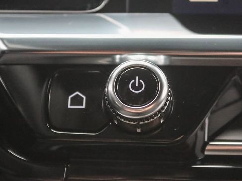 Used 2025 GMC Sierra 1500 Elevation image 33