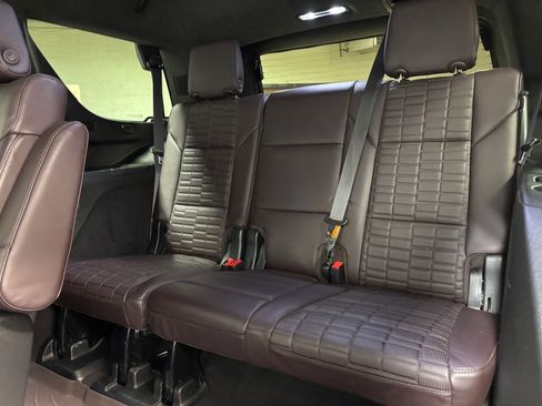 Used 2023 Cadillac Escalade Premium Luxury Platinum AWD/4WD image 28