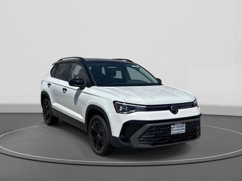 New 2026 Volkswagen Taos SE FWD image 1