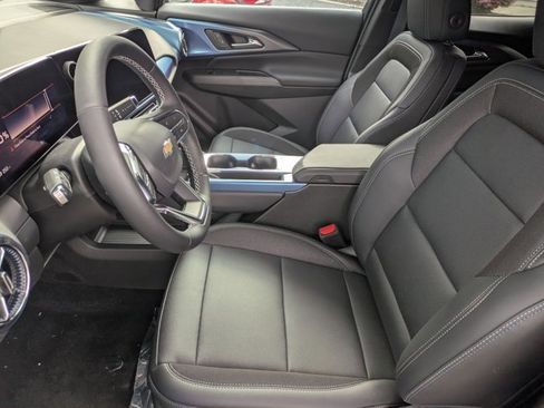 New 2025 Chevrolet Equinox EV LT image 3