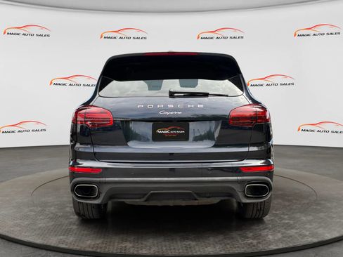 Used 2017 Porsche Cayenne w/ Premium Package AWD/4WD image 9