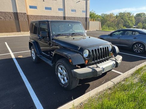 Used 2013 Jeep Wrangler Sahara w/ Dual Top Group AWD/4WD image 8