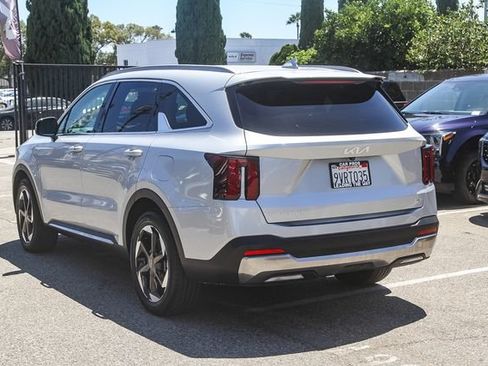 Certified 2025 Kia Sorento EX AWD/4WD image 8