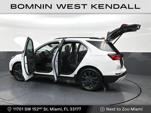 Used 2023 Chevrolet Equinox RS image 32