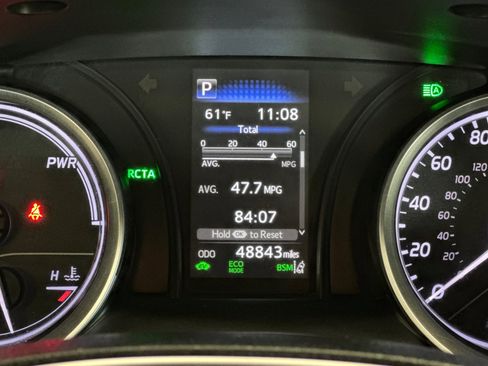 Used 2021 Toyota Camry LE image 24