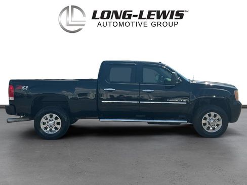 Used 2012 GMC Sierra 3500 Denali w/ Suspension Package, Off-Road AWD/4WD image 8