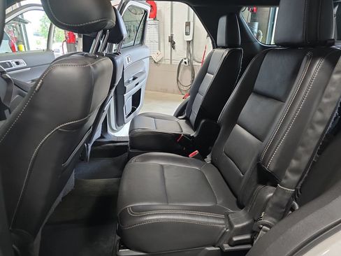 Used 2015 Ford Explorer Sport w/ Equipment Group 401A AWD/4WD image 15