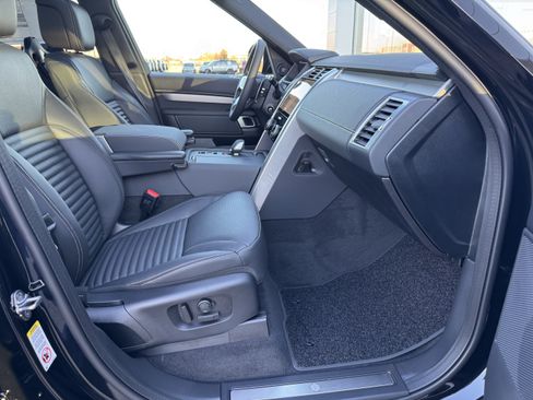 New 2026 Land Rover Discovery Limited Edition AWD/4WD image 3