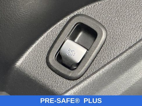 Certified 2024 Mercedes-Benz GLC 300 image 12