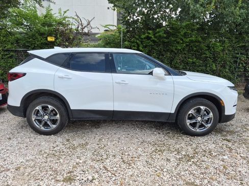 Used 2025 Chevrolet Blazer LT FWD image 5