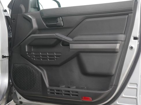 Used 2025 Toyota Tacoma SR5 image 9