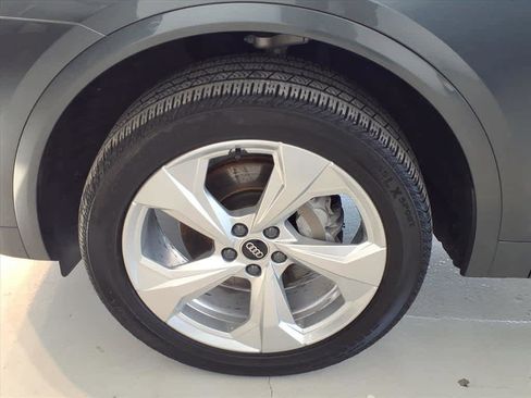 Certified 2024 Audi Q5 2.0T Premium Plus image 8