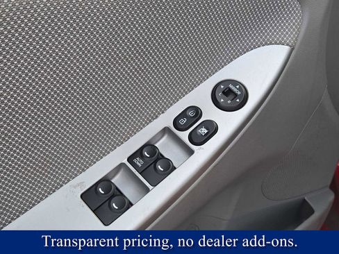 Used 2013 Hyundai Accent GLS image 19