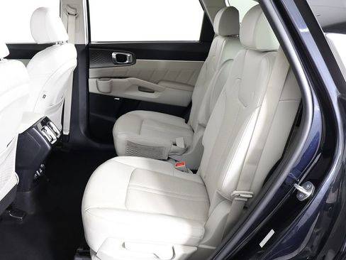 Certified 2023 Kia Sorento SX Prestige AWD/4WD image 38