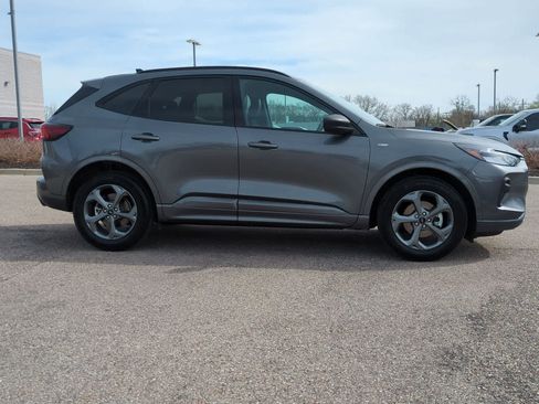 Used 2023 Ford Escape ST-Line image 9