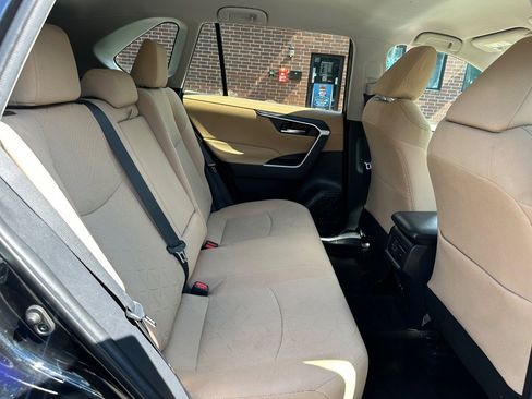 Used 2021 Toyota RAV4 XLE FWD image 16